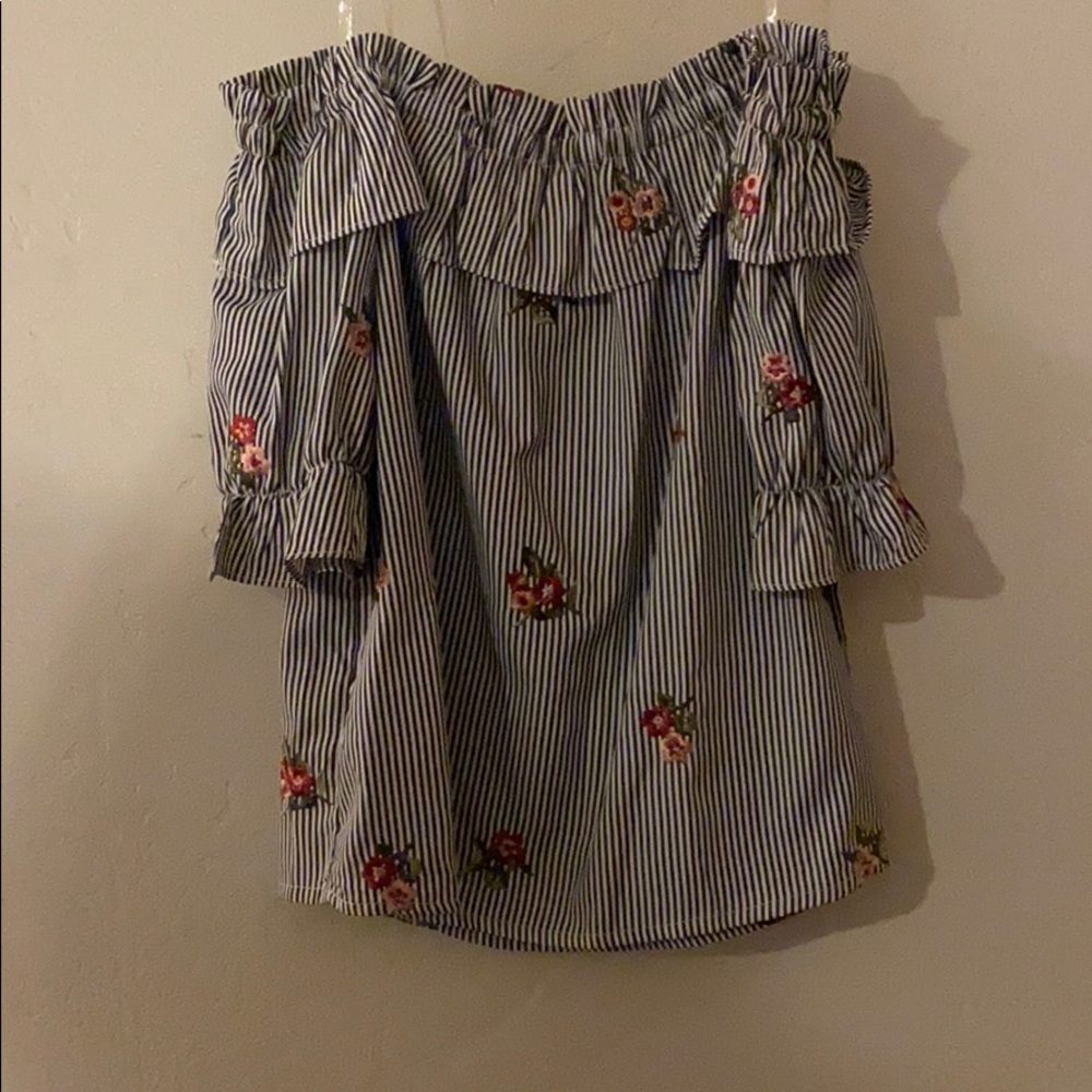 Off the shoulder top. NWOT